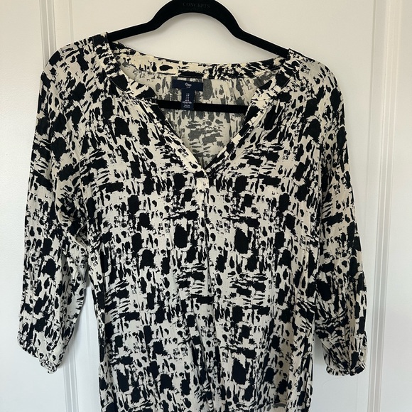 GAP Blouse - Picture 2 of 3